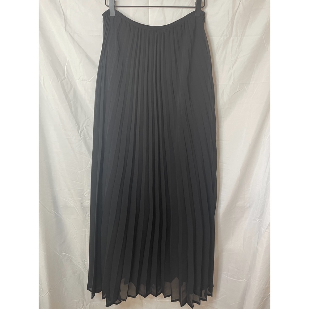 Black Pleated Maxi Skirt